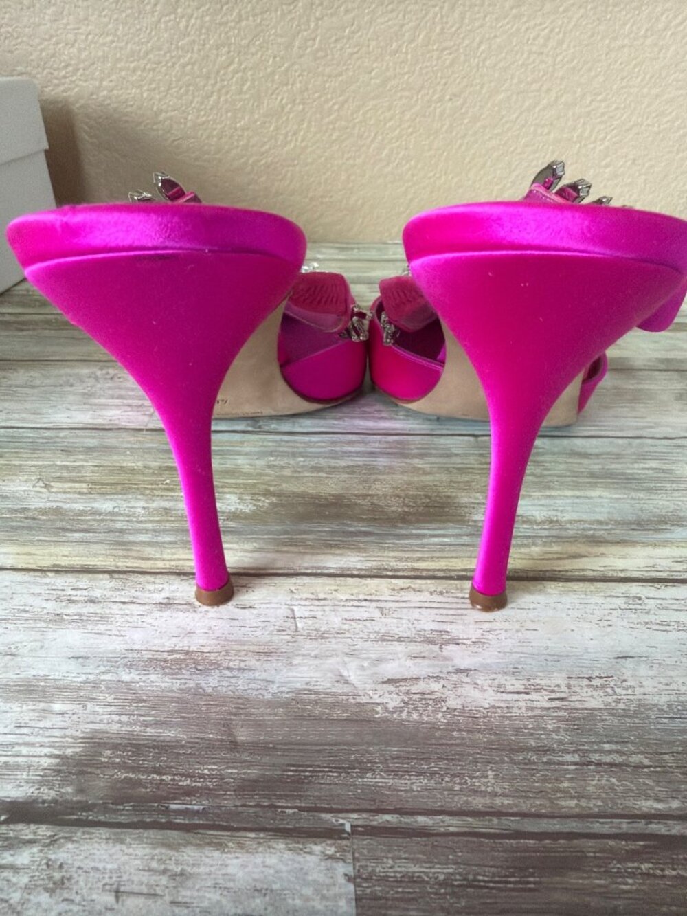 Manolo Blahnik Lurum 90 Pink Satin Crystal Mule Heels w/Box & COA EU 40/US 9-9.5 - Picture 4 of 16